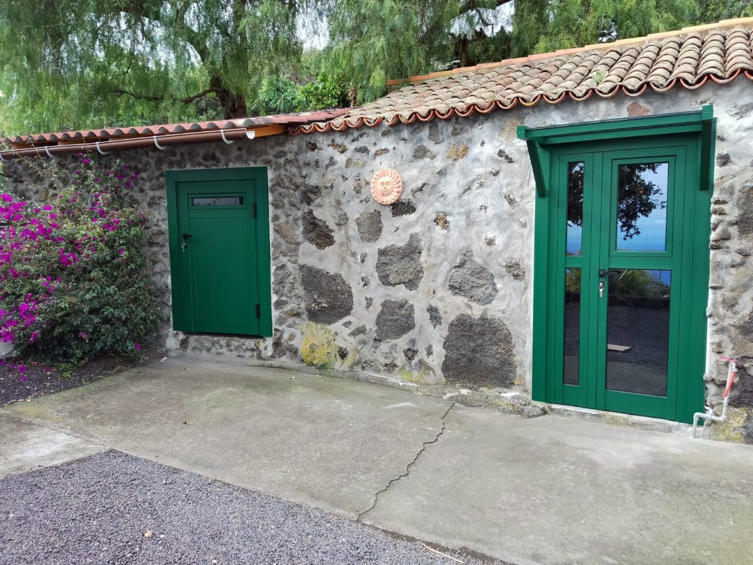 puerta aluminio rolfbenker vivienda