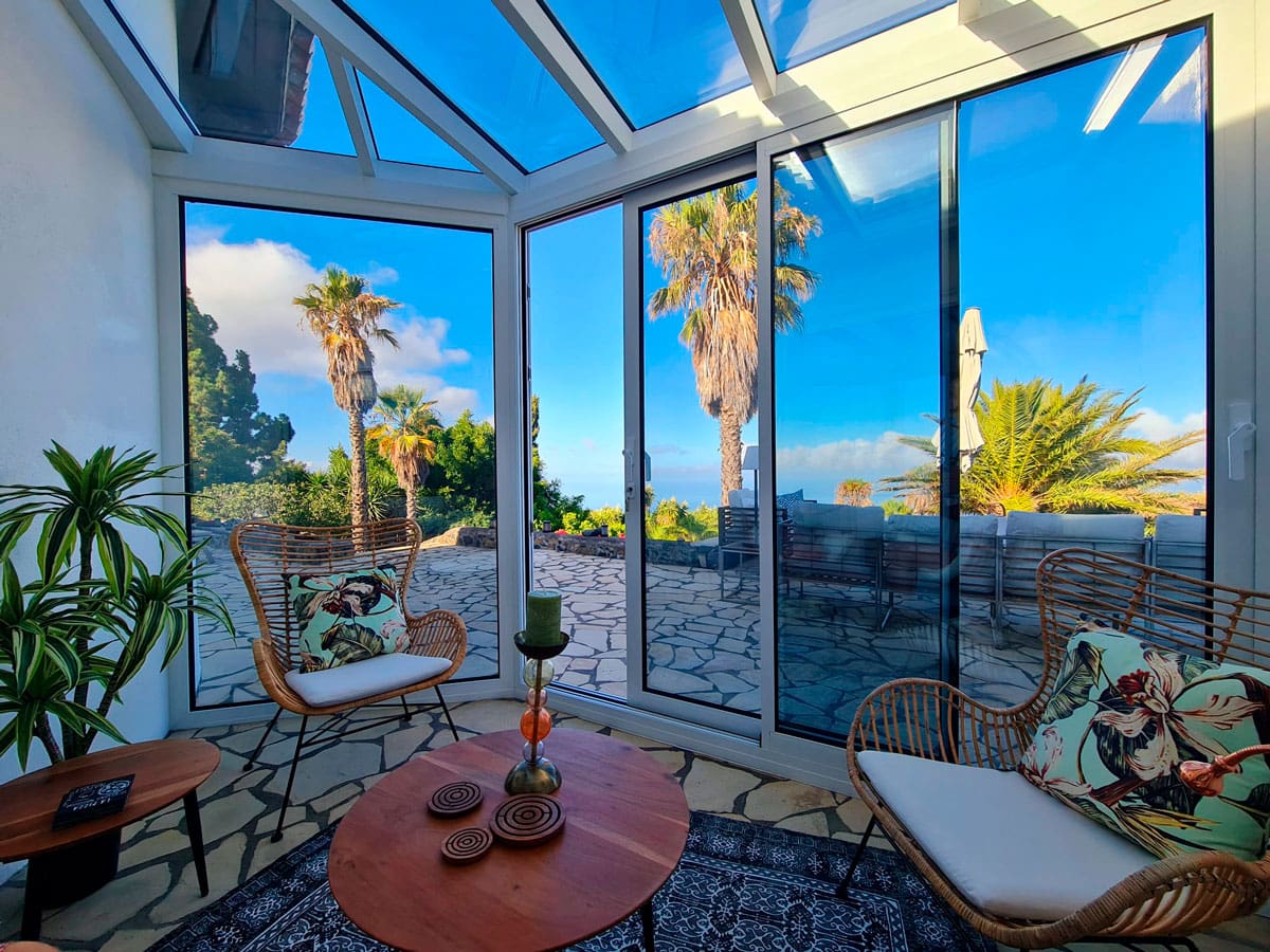 Porche acristalado, Rolf Benker