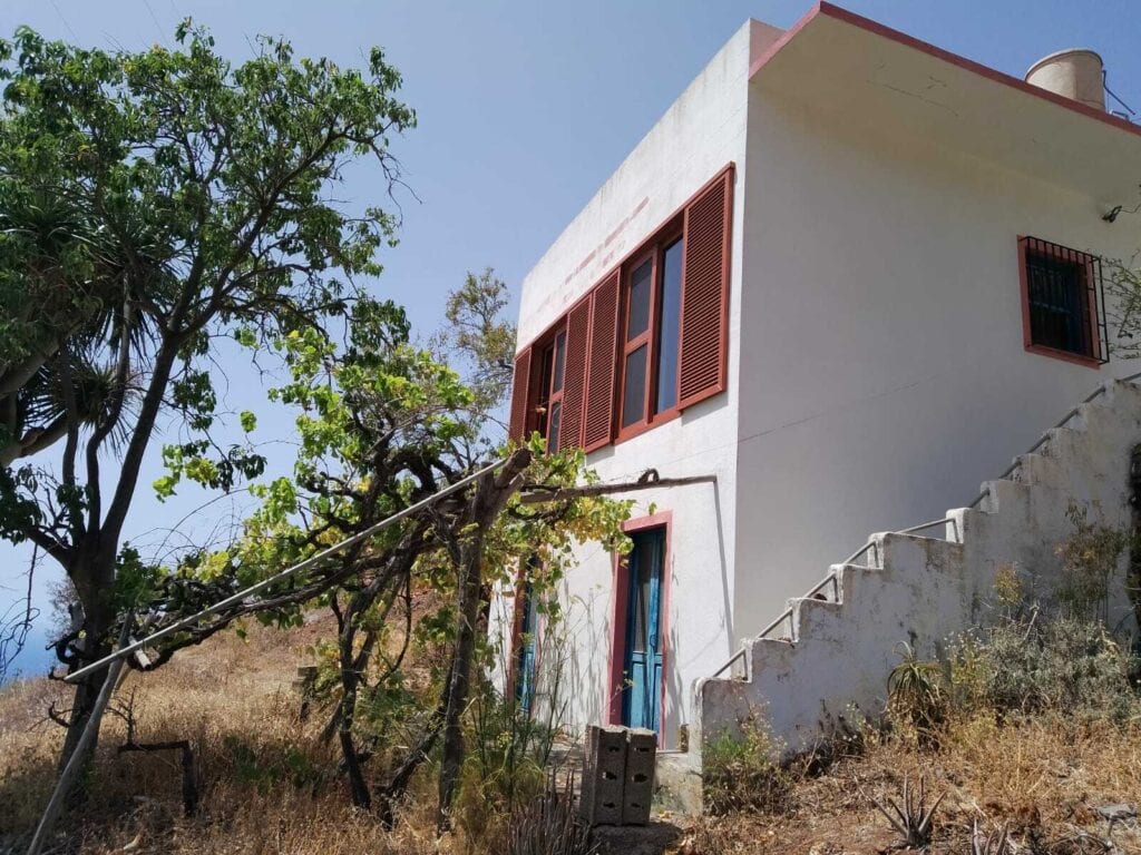 Creación e instalación de mosquiteras y persianas correderas en color sapely