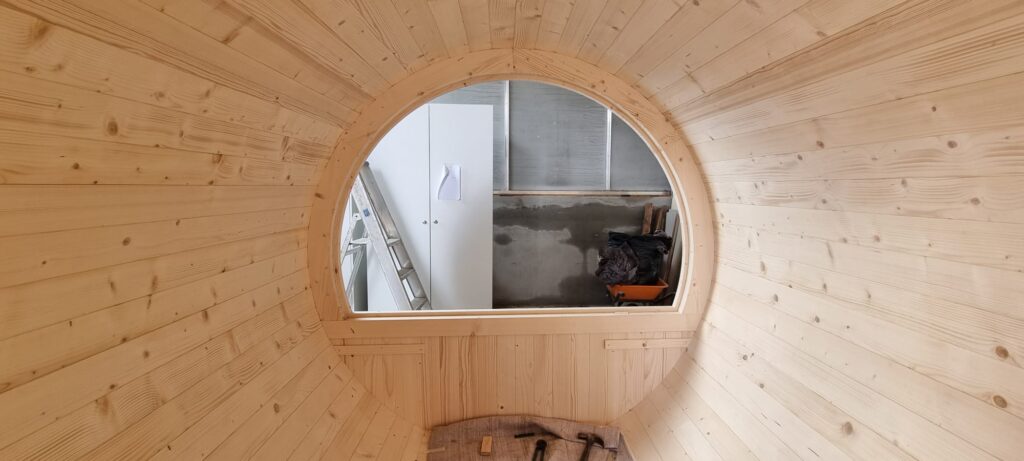 Sauna barril en pino nórdico, Rolf Benker, carpintero