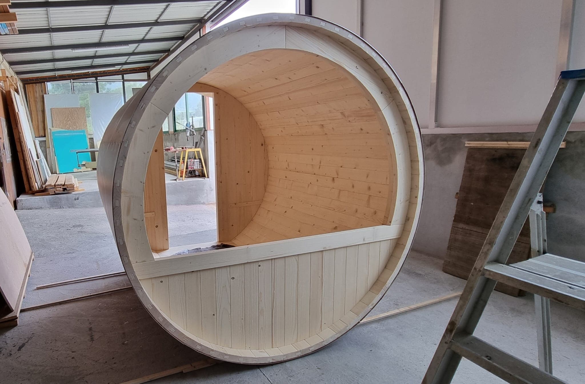 Sauna barril en pino nórdico, Rolf Benker, carpintero