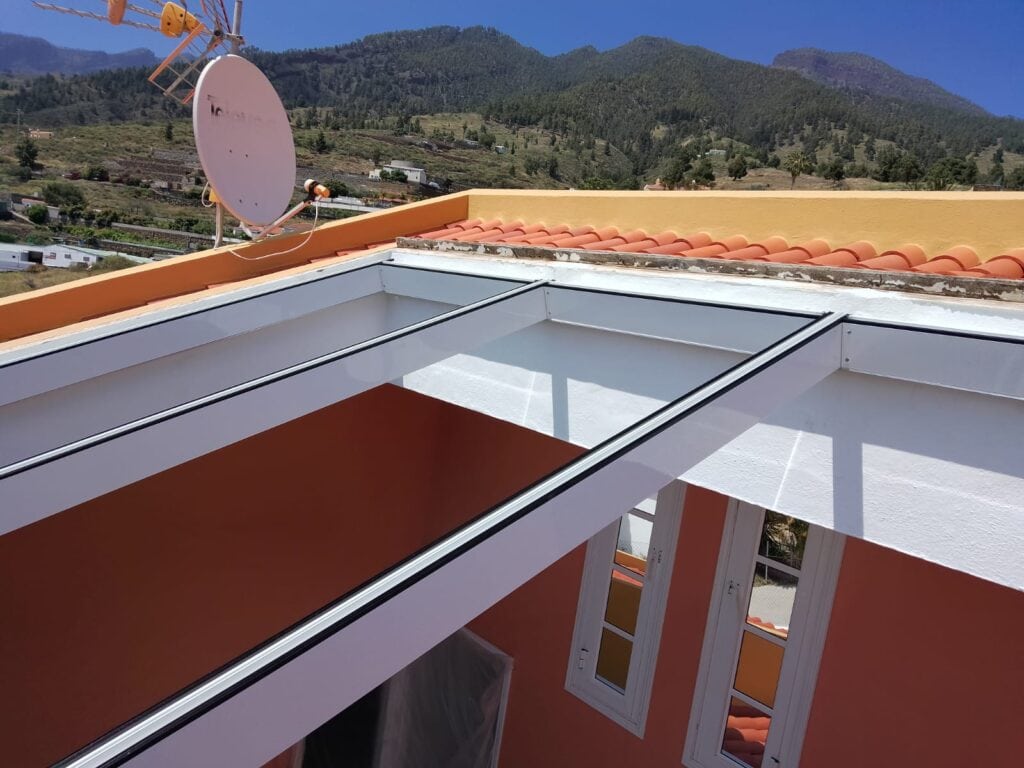 Instalacion de cubierta de vidrio en techo 2