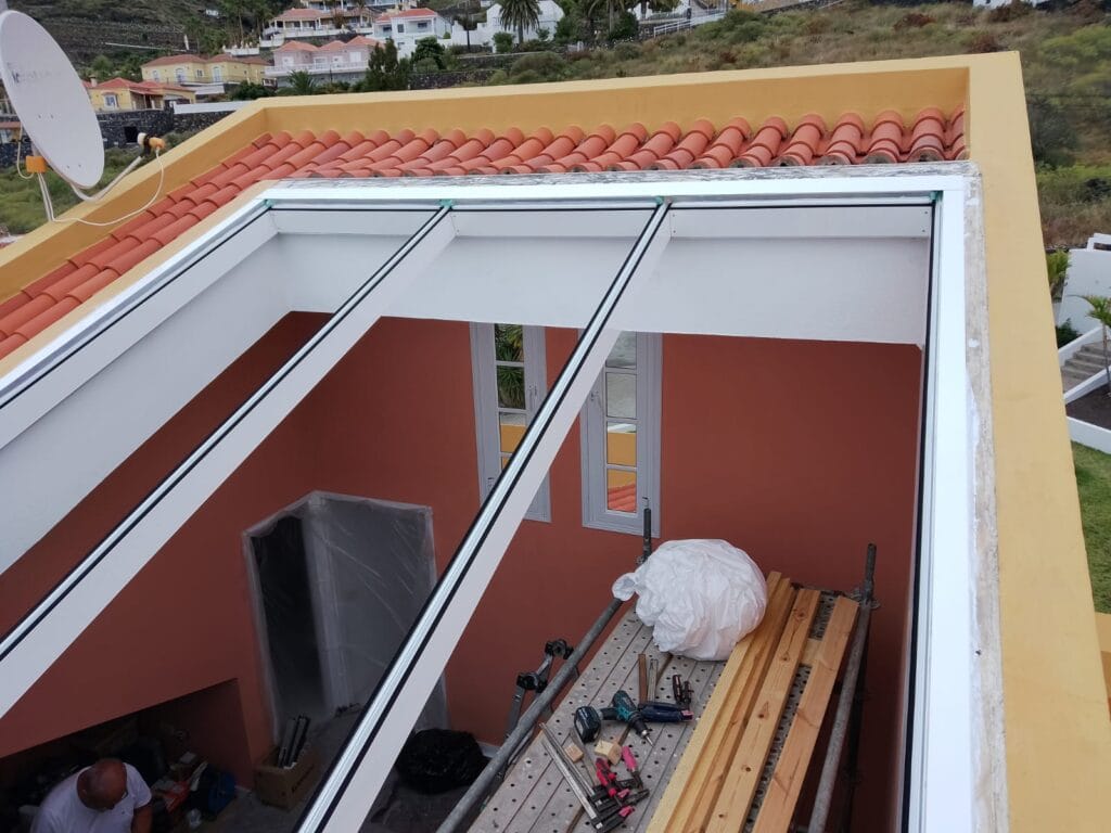 Instalacion de cubierta de vidrio en techo 3