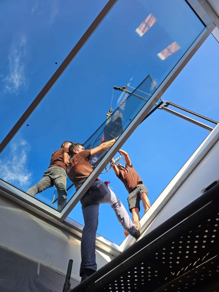 Instalacion de cubierta de vidrio en techo 9