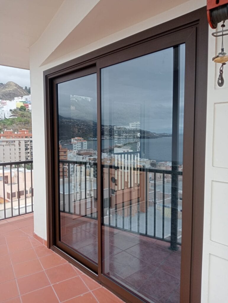 Rolf Benker carpintería de aluminio en La Palma