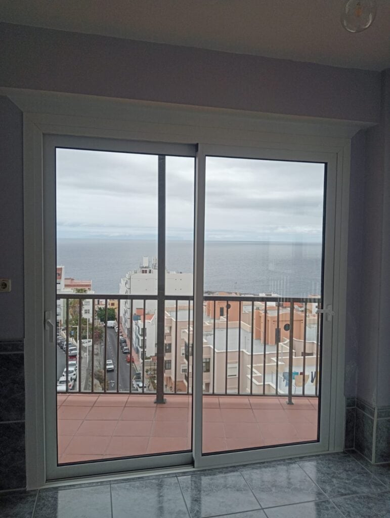 Rolf Benker carpintería de aluminio en La Palma