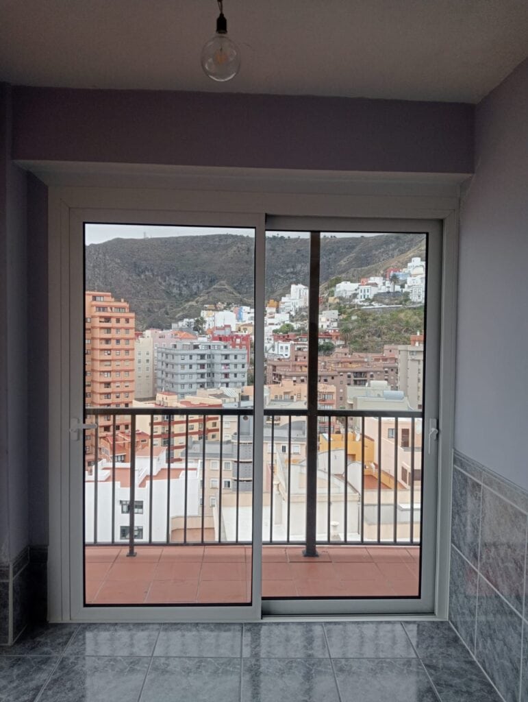 Rolf Benker carpintería de aluminio en La Palma