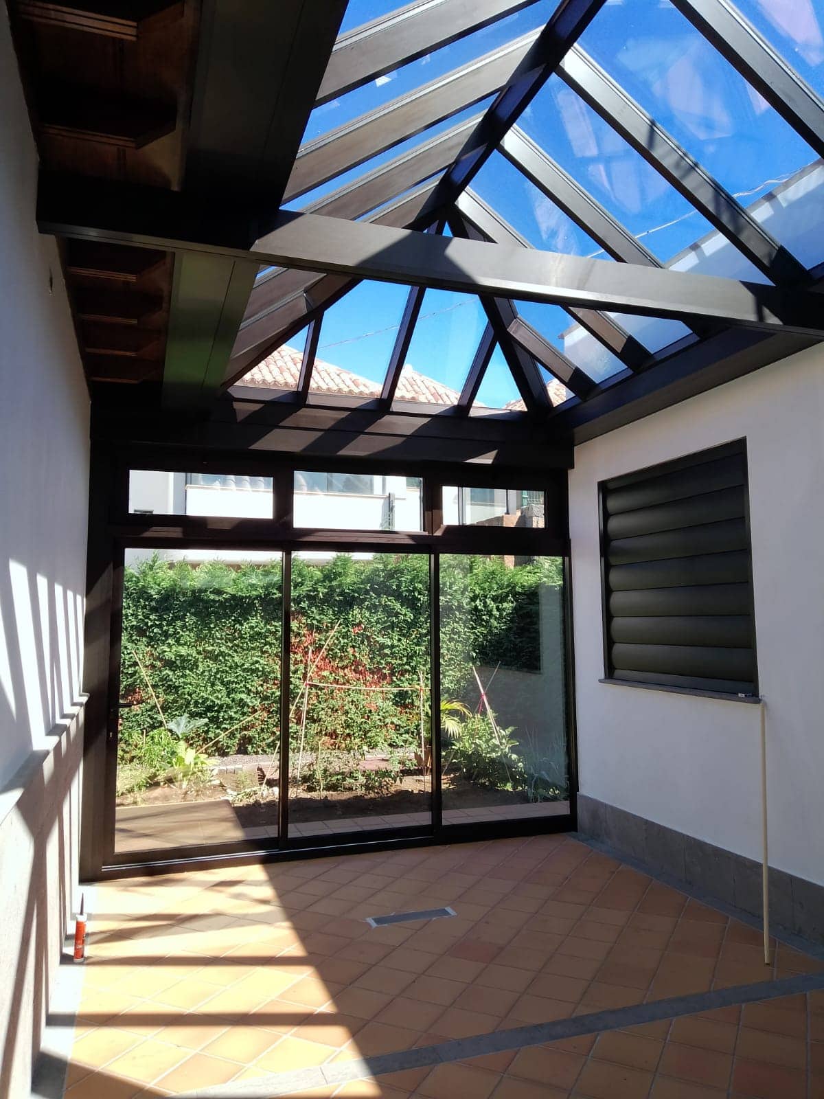 Rolf Benker, carpintería de aluminio en La Palma