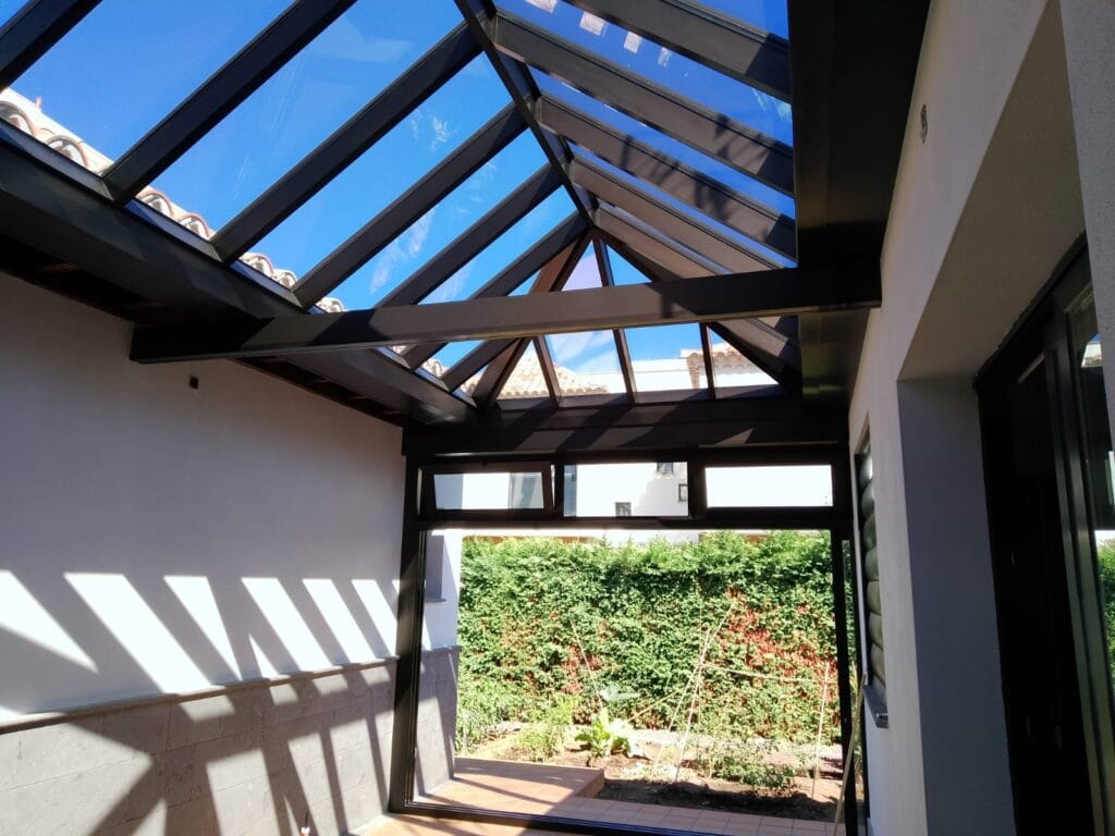 Rolf Benker, carpintería de aluminio en La Palma