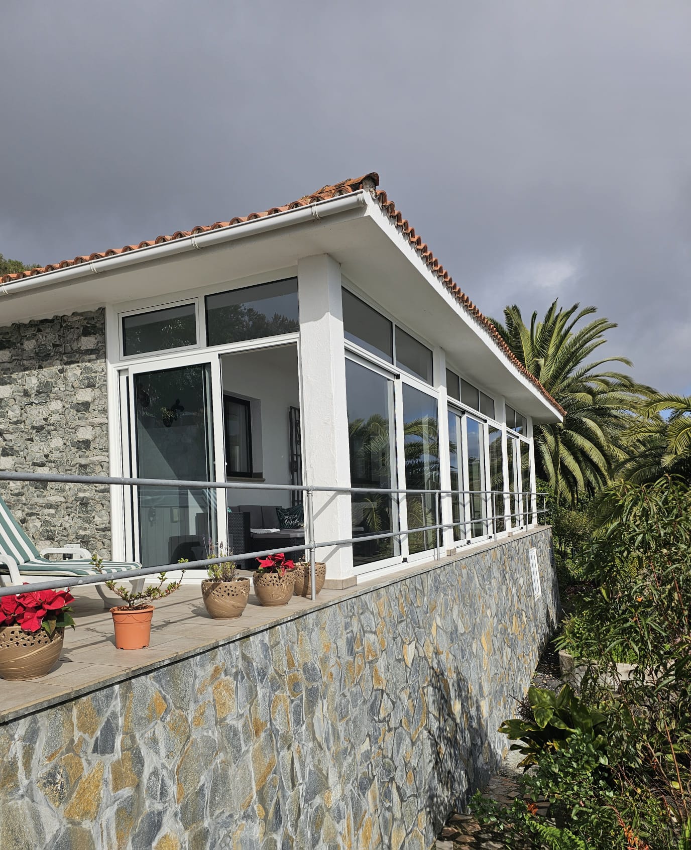 Cerramiento de terraza en aluminio en La Palma: luz, vistas y confort todo el año