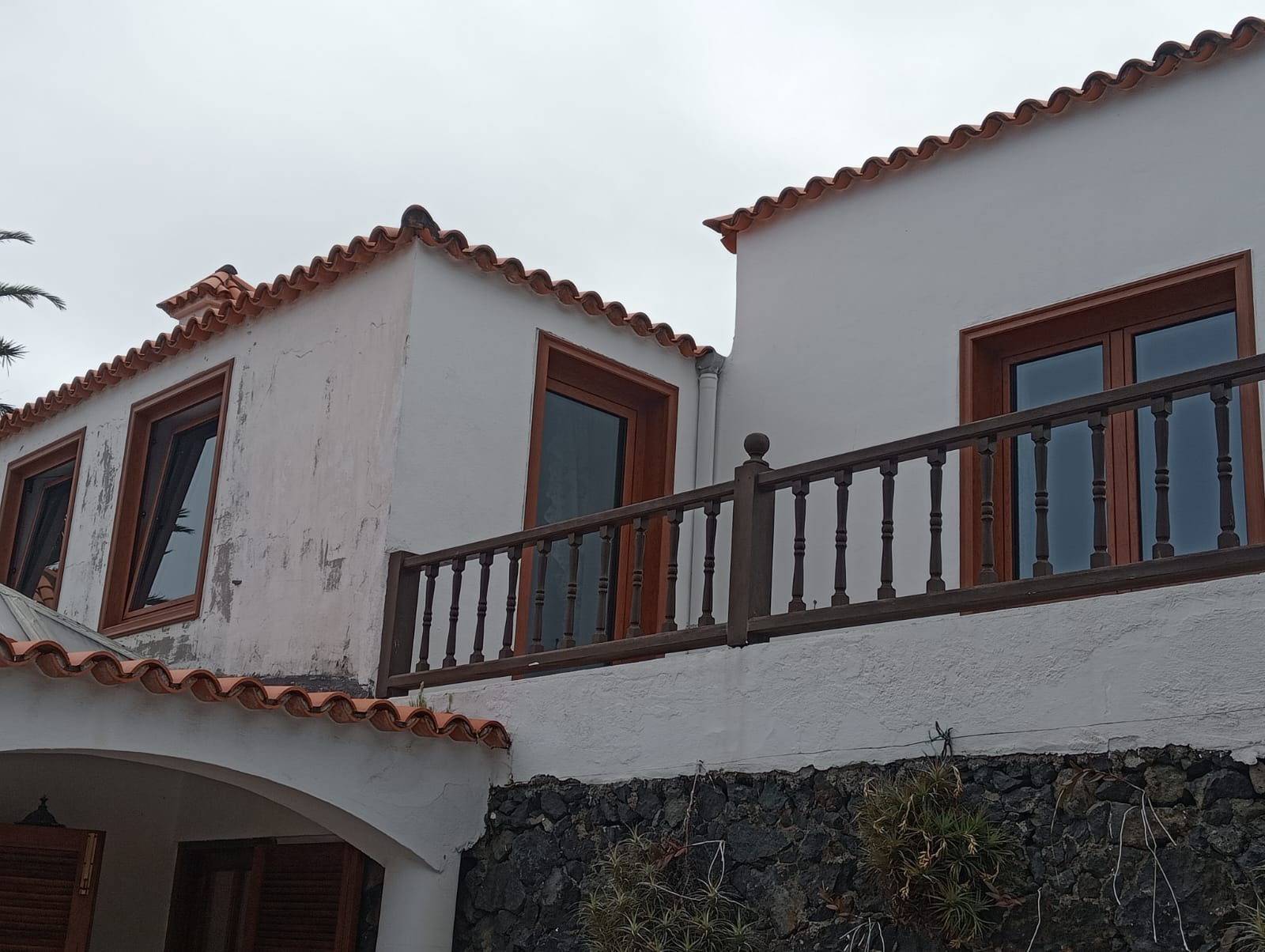 Sustitución de ventanas y puertas a medida en una vivienda de La Palma 3 Sustitución de ventanas y puertas a medida en La Palma