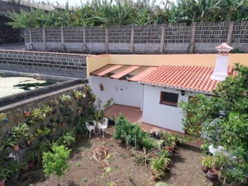 patio con cubierta acristalada de vidrio y aluminio en vivienda de La Palma