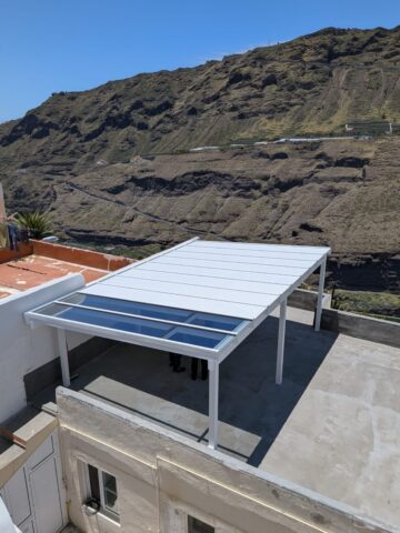 Pérgola con fotovoltaica en La Palma
