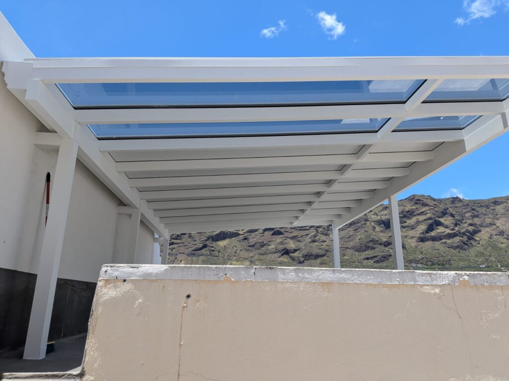 Pérgola con fotovoltaica en La Palma 4 Pérgola con fotovoltaica en La Palma