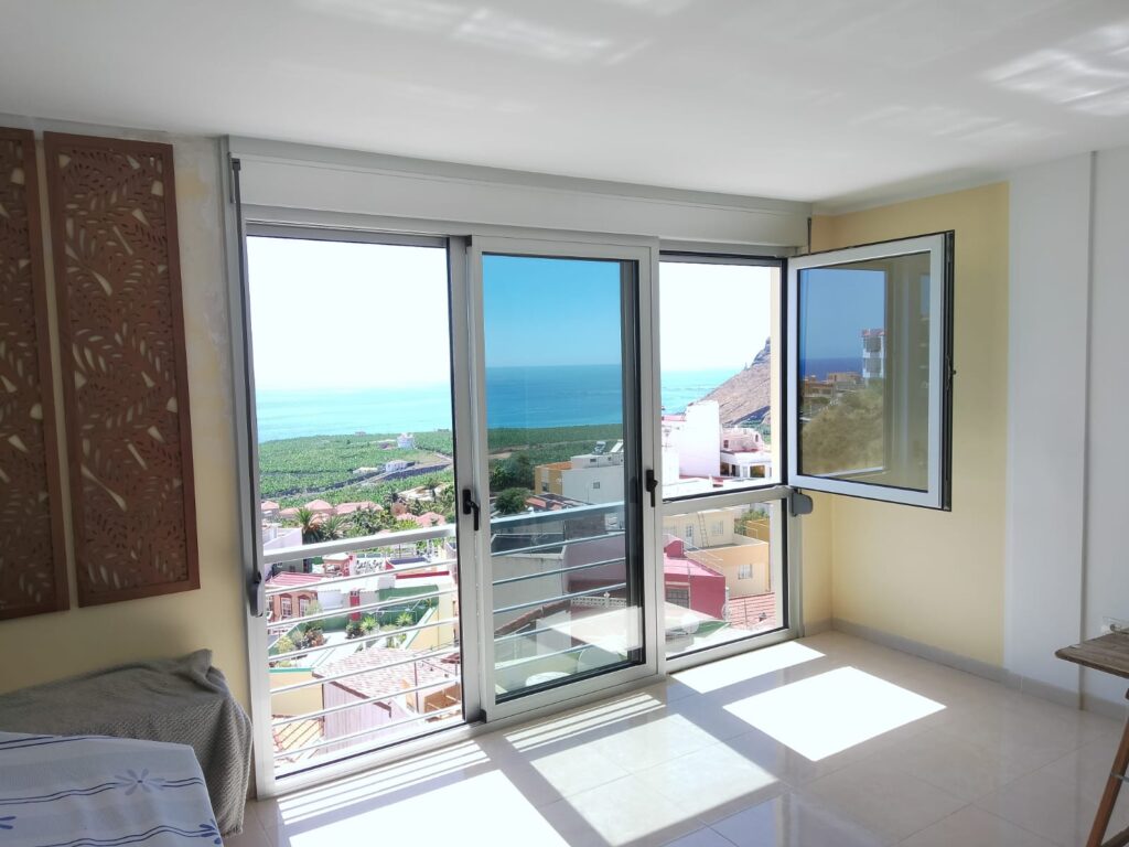 Renovación de un cerramiento a medida para disfrutar de más luz y mejores vistas 9 cerramiento a medida en La Palma 5