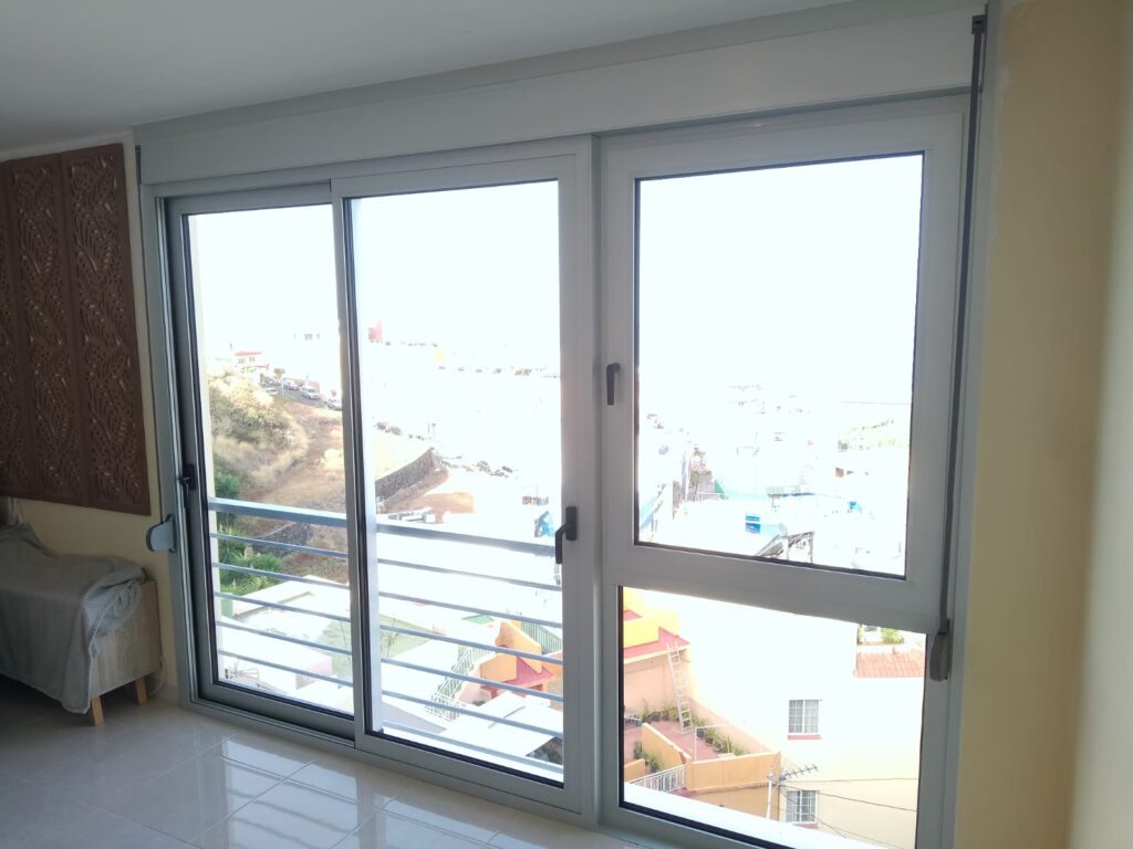 Renovación de un cerramiento a medida para disfrutar de más luz y mejores vistas 8 cerramiento a medida en La Palma 7