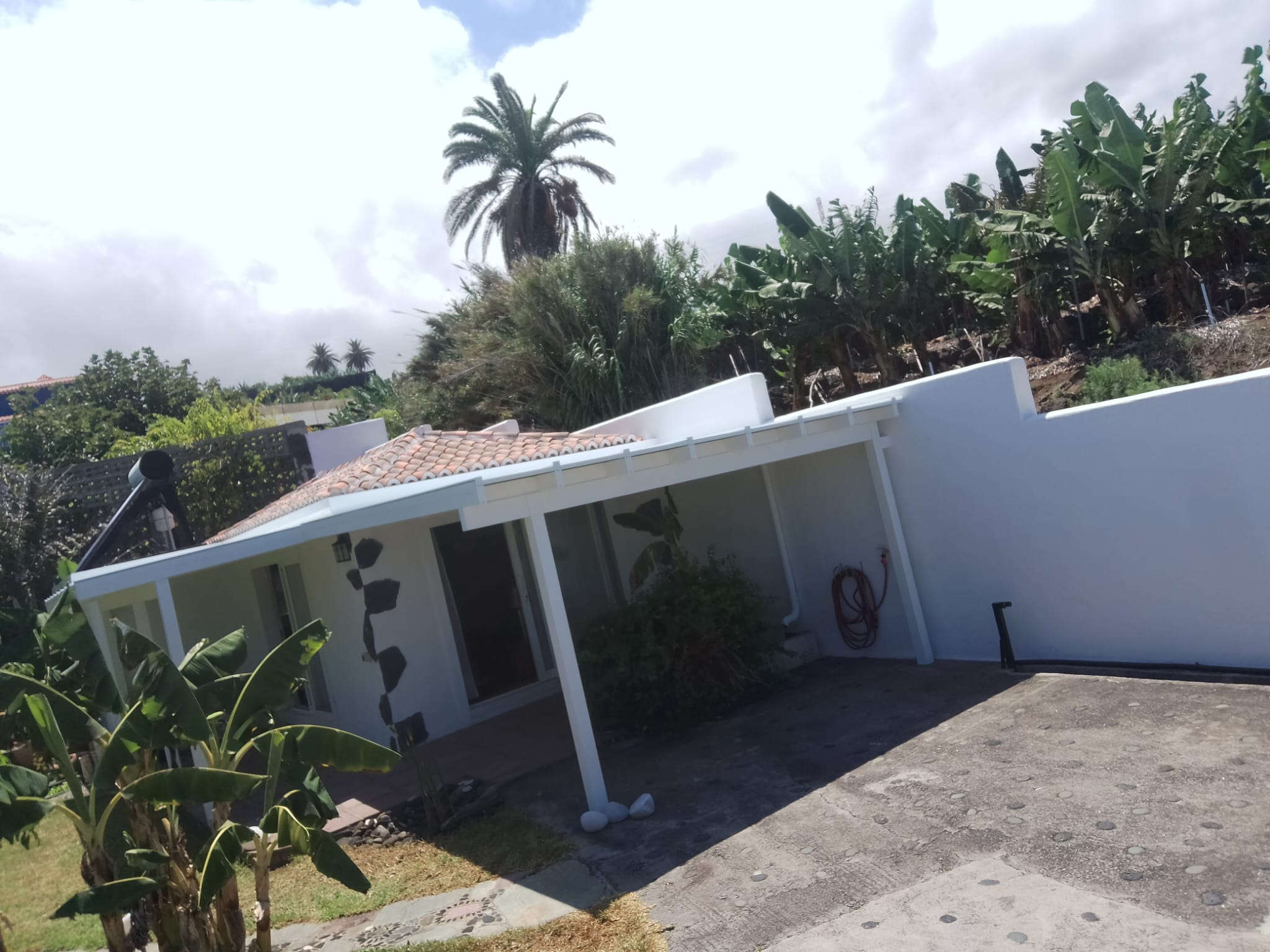 Pergola con panel sandwich Rolf Benker La Palma 1