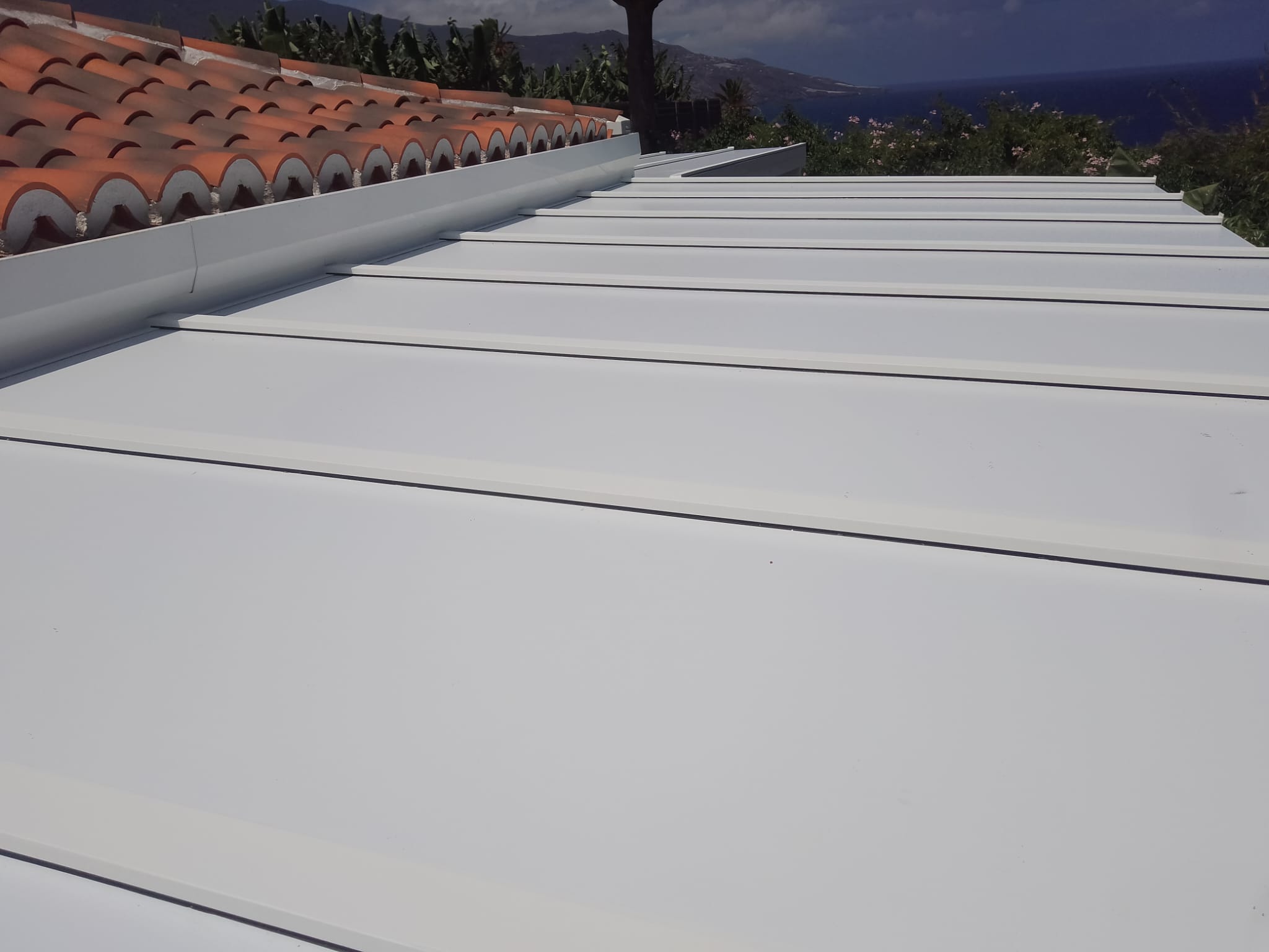 Pergola con panel sandwich Rolf Benker La Palma 4